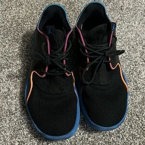 Jordan Eclipse BG - size 4